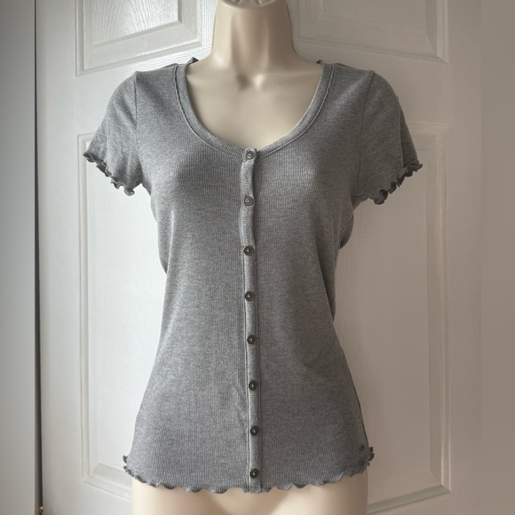 Hollister Gray Button-Down Top - Picture 1 of 4